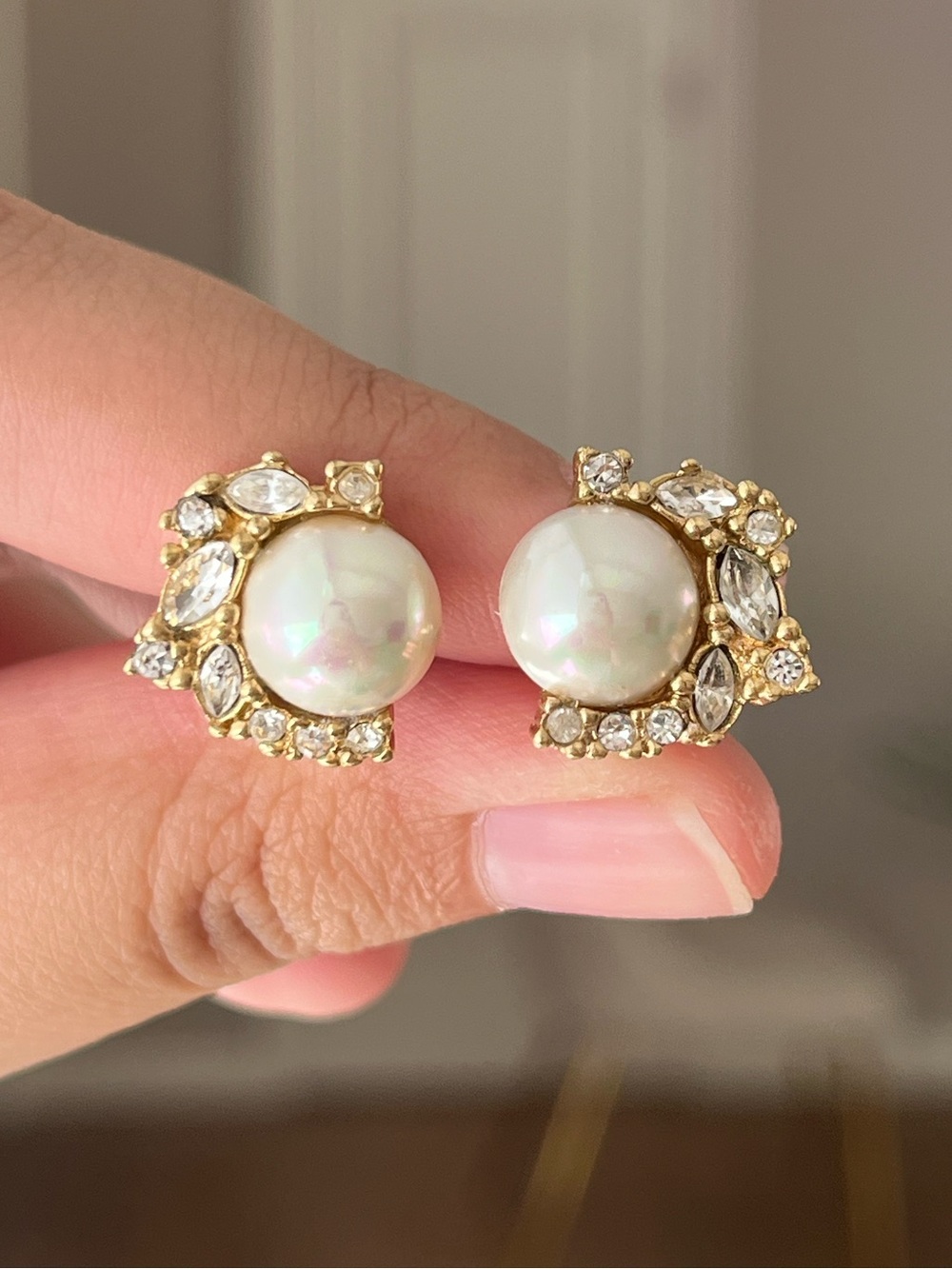 Authentic Vintage Dior Round Pearl Marquise Rhinestone Wing Good Clip Earrings - Picture 1 of 6